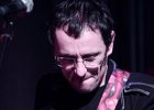 Lenine Mac Donald (chant, basse), Mr Tao (guitare)