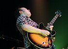 Jimmy Bowskill (guitare, chant, claviers)