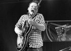 Jimmy Bowskill (guitare, chant, claviers)
