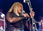 Chicago Blues Festival : Linsey Alexander (chant, guitare), Nellie &#34;Tiger&#34; Travis (chant), Harmonica Hinds (chant, harmonica), Fabrizio &#34;Breezy&#34; Rodio (guitare, chant), Donald Simmons (basse), Pooky Styx (batterie)