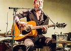 Tomislav (chant, guitare et harmonica), Jean-Bernard Petri (basse, contrebasse)