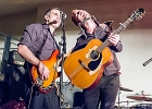 Tomislav (chant, guitare et harmonica), Jean-Bernard Petri (basse, contrebasse)