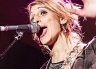 The Wild Ladybugs : Gaelle Buswel (chant, guitare), Lionel Riss (guitare), Michel Iozza (basse), Jimmy Montout (batterie), Damien Cornelis (clavier)