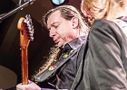 The Wild Ladybugs : Gaelle Buswel (chant, guitare), Lionel Riss (guitare), Michel Iozza (basse), Jimmy Montout (batterie), Damien Cornelis (clavier)