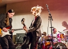 The Wild Ladybugs : Gaelle Buswel (chant, guitare), Lionel Riss (guitare), Michel Iozza (basse), Jimmy Montout (batterie), Damien Cornelis (clavier)