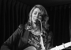 Gaelle Buswel et Michaal Benjelloun (guitare)