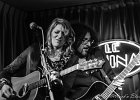 Gaelle Buswel et Michaal Benjelloun (guitare)