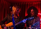 Gaelle Buswel et Michaal Benjelloun (guitare)