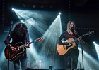 Gaelle Buswel et Michaal Benjelloun (guitare et chant)