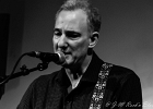 Kate Ellis (chant, guitar),  Andy Hobsbawm (guitare, chant),  Joseph Paxton (violon) et Manuto (drobo, weissenborn)