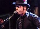 Manu Lanvin (chant, guitare), Gabriel Barry (contrebasse), Jimmy Montout (batterie)