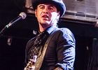 Manu Lanvin (chant, guitare), Gabriel Barry (contrebasse), Jimmy Montout (batterie)