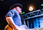 Manu Lanvin (chant, guitare), Gabriel Barry (contrebasse), Jimmy Montout (batterie)