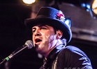 Manu Lanvin (chant, guitare), Gabriel Barry (contrebasse), Jimmy Montout (batterie)