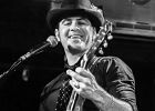 Manu Lanvin (chant, guitare), Gabriel Barry (contrebasse), Jimmy Montout (batterie)
