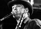 Manu Lanvin (chant, guitare), Gabriel Barry (contrebasse), Jimmy Montout (batterie)