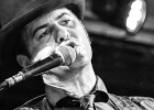 Manu Lanvin (chant, guitare), Gabriel Barry (contrebasse), Jimmy Montout (batterie)