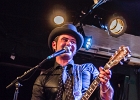 Manu Lanvin (chant, guitare), Gabriel Barry (contrebasse), Jimmy Montout (batterie)
