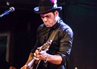 Manu Lanvin (chant, guitare), Gabriel Barry (contrebasse), Jimmy Montout (batterie)