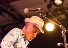 Manuto : Manuel Destanques (guitare, chant), Etienne Brachet (batterie), Vincent Faucher (basse) et  ? (claviers)
