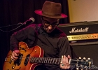The Hub   : Hubert ZeroSix (guitare, chant), Betty Rojas (percussions, choeur) et  Sylvain (batterie) : 2015, CONCERT, ENTREPONT, ISSY LES MOULINEAUX, THE HUB