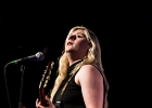 IMG 1623  Joanne Shaw Taylor (chant, guitare),  XX (basse),  YY (batterie)