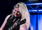 IMG 1639  Joanne Shaw Taylor (chant, guitare),  XX (basse),  YY (batterie)