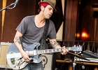 IMG 3093  Manu Lanvin (guitare, chant), Jimmy Montout (batterie), Antonella Mazza (contrebasse) : 2015, BLUES, BLUES ROCK, CONCERT, L OMNIBUS, MANU LANVIN, ROCK