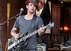 IMG 3095  Manu Lanvin (guitare, chant), Jimmy Montout (batterie), Antonella Mazza (contrebasse) : 2015, BLUES, BLUES ROCK, CONCERT, L OMNIBUS, MANU LANVIN, ROCK
