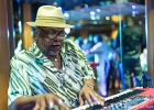 IMG 4706  Russ Green (harmonica, chant),  Toronzo Cannon  (guitare), David Forte (basse), Christopher Alexander (batteur), Ronnie Hicks (claviers) : 2015, BARCELONE, CROISIERE BLUES, EIROPEAN BLUES CRUISE, MARSEILLE, MINORQUE
