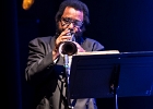 IMG 5560  Roy Ganes (guitar, chant), David Melton (guitare), Richard Reed (basse),  James Paxson (batterie), Joe Cambpell  (trompette), Lawrence Kincherlow (sax ténor). : 2015, BLUES, CONCERT, ROCK, ROY GAINES AND HIS TUXEDO BLUES ORCHESTRA, TREMBLAY EN FRANCE