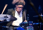 IMG 5563  Roy Ganes (guitar, chant), David Melton (guitare), Richard Reed (basse),  James Paxson (batterie), Joe Cambpell  (trompette), Lawrence Kincherlow (sax ténor). : 2015, BLUES, CONCERT, ROCK, ROY GAINES AND HIS TUXEDO BLUES ORCHESTRA, TREMBLAY EN FRANCE