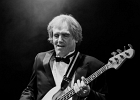 IMG 5597  Roy Ganes (guitar, chant), David Melton (guitare), Richard Reed (basse),  James Paxson (batterie), Joe Cambpell  (trompette), Lawrence Kincherlow (sax ténor). : 2015, BLUES, CONCERT, ROCK, ROY GAINES AND HIS TUXEDO BLUES ORCHESTRA, TREMBLAY EN FRANCE