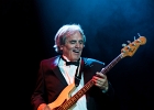 IMG 5604  Roy Ganes (guitar, chant), David Melton (guitare), Richard Reed (basse),  James Paxson (batterie), Joe Cambpell  (trompette), Lawrence Kincherlow (sax ténor). : 2015, BLUES, CONCERT, ROCK, ROY GAINES AND HIS TUXEDO BLUES ORCHESTRA, TREMBLAY EN FRANCE