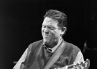 IMG 6232  Chicago Blues Festival : Chris James (guitare,chant),  Patrick Rynn (basse) , Aki Kumar (harmonica, chant), , Ken Saydak  (claviers, chant),  Melvia &#34;chick&#34; Rogers (chant),   Willie Hayes (batterie) : 2015, ACHERES, AKI KUMAR, BLUES, CHICAGO BLUES FESTIVAL, CHICK RODGERS, CHRIS JAMES, CONCERT, KEN SAYDAK, LE SAX, PATRICK RYNN, WILLIE HAYES