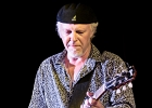 IMG 6386  Fred Chapellier (guitare, chant), Charlie Fabert (guitare, chant), Pascal Bako Mikaelian (harmonica), Christophe Garreau (basse), Guillaume Destarac (batterie) : 2015, BLUES, BLUES ROCK, CONCERT, FRED CHAPELLIER, JAZZ CLUB LIONEL HAMPTON