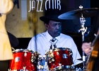 IMG 6735  Chris James (guitare,chant),  Patrick Rynn (basse) , Aki Kumar (harmonica, chant), , Ken Saydak  (claviers, chant),  Melvia &#34;chick&#34; Rogers (chant),   Willie Hayes (batterie) : 2015, BLUES, CHICAGO BLUES FESTIVAL, CONCERT, JAZZ CLUB LIONEL HAMPTON