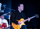 IMG 6741  Chris James (guitare,chant),  Patrick Rynn (basse) , Aki Kumar (harmonica, chant), , Ken Saydak  (claviers, chant),  Melvia &#34;chick&#34; Rogers (chant),   Willie Hayes (batterie) : 2015, BLUES, CHICAGO BLUES FESTIVAL, CONCERT, JAZZ CLUB LIONEL HAMPTON