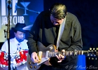 IMG 6749  Chris James (guitare,chant),  Patrick Rynn (basse) , Aki Kumar (harmonica, chant), , Ken Saydak  (claviers, chant),  Melvia &#34;chick&#34; Rogers (chant),   Willie Hayes (batterie) : 2015, BLUES, CHICAGO BLUES FESTIVAL, CONCERT, JAZZ CLUB LIONEL HAMPTON