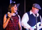 IMG 6753  Chris James (guitare,chant),  Patrick Rynn (basse) , Aki Kumar (harmonica, chant), , Ken Saydak  (claviers, chant),  Melvia &#34;chick&#34; Rogers (chant),   Willie Hayes (batterie) : 2015, BLUES, CHICAGO BLUES FESTIVAL, CONCERT, JAZZ CLUB LIONEL HAMPTON