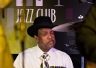 IMG 6762  Chris James (guitare,chant),  Patrick Rynn (basse) , Aki Kumar (harmonica, chant), , Ken Saydak  (claviers, chant),  Melvia &#34;chick&#34; Rogers (chant),   Willie Hayes (batterie) : 2015, BLUES, CHICAGO BLUES FESTIVAL, CONCERT, JAZZ CLUB LIONEL HAMPTON