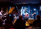 IMG 6779  Chris James (guitare,chant),  Patrick Rynn (basse) , Aki Kumar (harmonica, chant), , Ken Saydak  (claviers, chant),  Melvia &#34;chick&#34; Rogers (chant),   Willie Hayes (batterie) : 2015, BLUES, CHICAGO BLUES FESTIVAL, CONCERT, JAZZ CLUB LIONEL HAMPTON