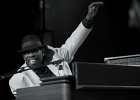 IMG 7170  Lucky Peterson (chant, guitare, claviers), Timothy Waites (basse), Raul Valdes (batterie), Xavier Jackson (claviers) : 2016, BLUES, CONCERT, LUCKY PETERSON, NEW MORNING, SOUL