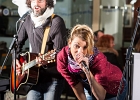 IMG 8120  Gaelle Buswel (chant, guitare), Michaal Benjelloun (guitare, chant) : 2016, CONCERT, GAELLE BUSWEL, GARE MONTPARNASSE, MICHAAL BENJELLOUN