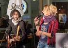 IMG 8121  Gaelle Buswel (chant, guitare), Michaal Benjelloun (guitare, chant) : 2016, CONCERT, GAELLE BUSWEL, GARE MONTPARNASSE, MICHAAL BENJELLOUN
