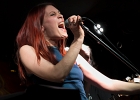 IMG 0608  Jessie Lee Houllier (chant, guitare),  Alexis &#34;Mr Al&#34; Didier, Laurent Cokelaere (basse), Julien Audigier (batterie), Gilles Erhart (claviers) : 2016, BLUES, BLUES ROCK, CHAPELLE DES LOMBARDS, CONCERT, JESSY LEE AND THE ALCHEMISTS, PARIS