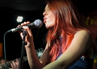 IMG 0625  Jessie Lee Houllier (chant, guitare),  Alexis &#34;Mr Al&#34; Didier, Laurent Cokelaere (basse), Julien Audigier (batterie), Gilles Erhart (claviers) : 2016, BLUES, BLUES ROCK, CHAPELLE DES LOMBARDS, CONCERT, JESSY LEE AND THE ALCHEMISTS, PARIS