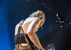 IMG 0733  Trixie Whitley (chant, guitare, claviers),  ?? (choeurs, guitare), YY (batterie, basse) : 2016, BLUES, CAFE DE LA DANSE, CONCERT, POP, ROCK, TRIXIE WHITLEY
