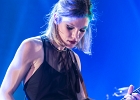 IMG 0747  Trixie Whitley (chant, guitare, claviers),  ?? (choeurs, guitare), YY (batterie, basse) : 2016, BLUES, CAFE DE LA DANSE, CONCERT, POP, ROCK, TRIXIE WHITLEY