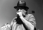 IMG 1068  Benoit Blue Boy (harmonica)